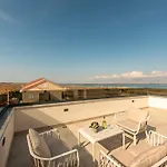 Twin Royal Sabunike Villa