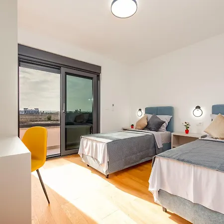 Seaview Twin Royal With Heated Pool, Jacuzzi And Sauna 别墅 *