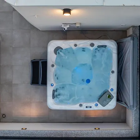 Seaview Twin Royal With Heated Pool, Jacuzzi And Sauna *