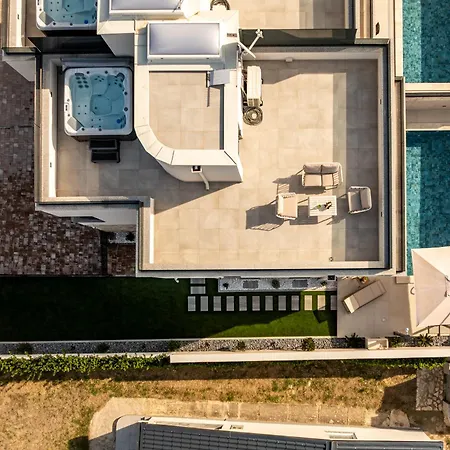 Twin Royal Sabunike Villa