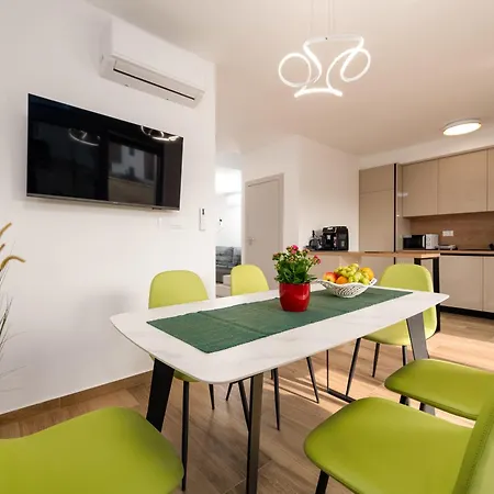 Seaview Twin Royal With Heated Pool, Jacuzzi And Sauna 别墅 普利拉卡
