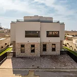 Vila Twin Royal Sabunike