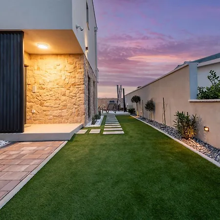 Villa Seaview Twin Royal With Heated Pool, Jacuzzi And Sauna *