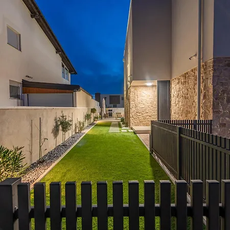 Villa Seaview Twin Royal With Heated Pool, Jacuzzi And Sauna