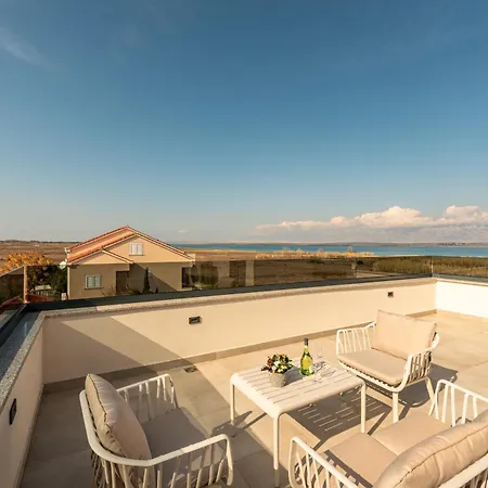Seaview Twin Royal With Heated Pool, Jacuzzi And Sauna Villa