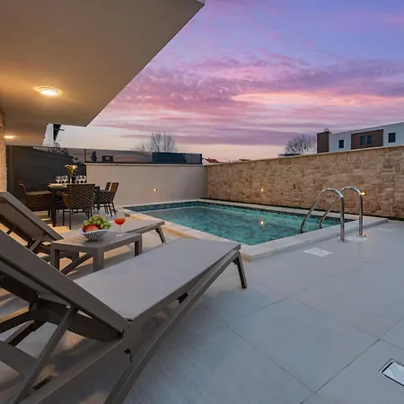 Seaview Twin Royal With Heated Pool, Jacuzzi And Sauna * Privlaka (Zadar)