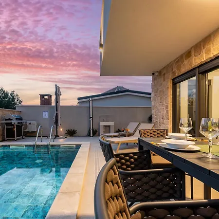 Villa Seaview Twin Royal With Heated Pool, Jacuzzi And Sauna *