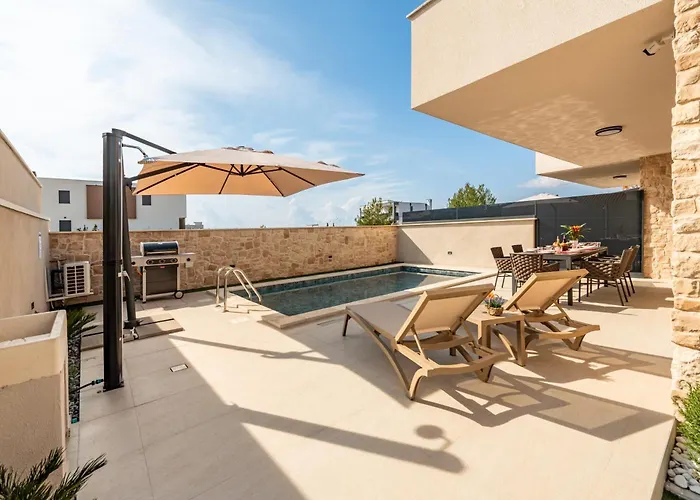 Twin Royal Sabunike Villa