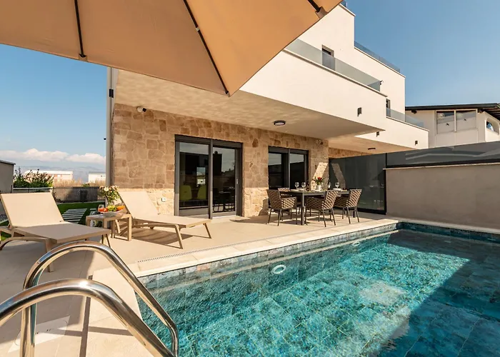 Villa Twin Royal Sabunike
