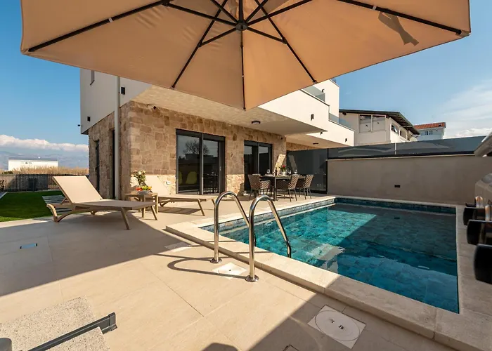Villa Twin Royal Sabunike